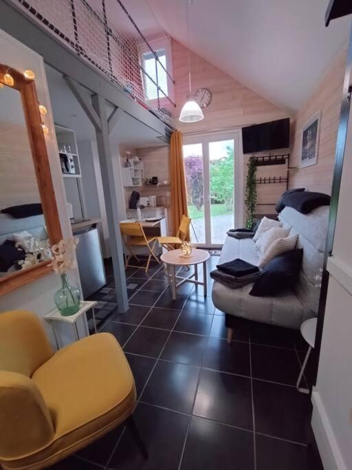 Joli Studio Mezzanine Proche Pole Europeen Yvre-l'Eveque ภายนอก รูปภาพ
